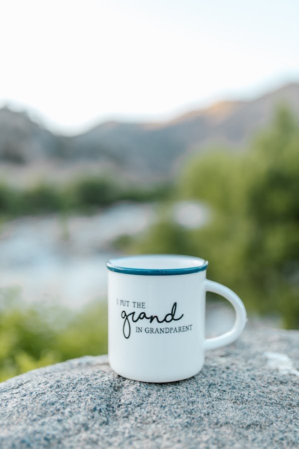 Offrez un mug personnalisé qui fait briller les yeux de super mamie !